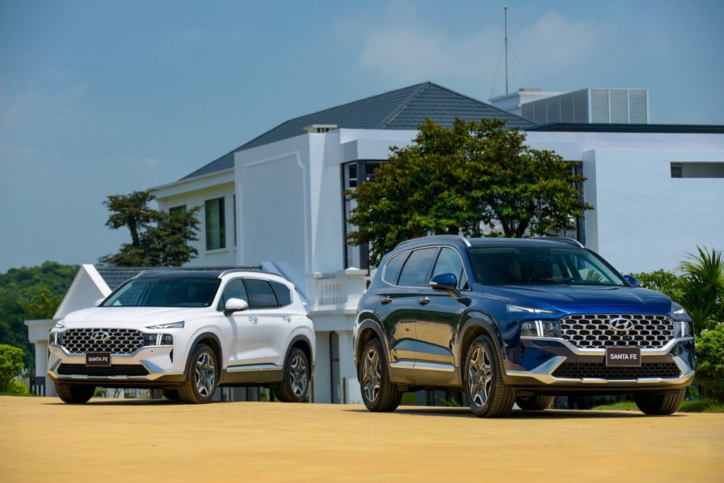 Hyundai Santa Fe lên ngôi tại giải ”Ô tô của năm” do Báo điện tử VnExpress tổ chức