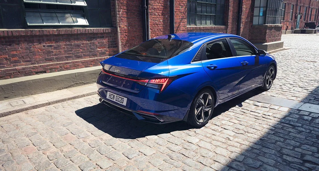 Elantra - Đèn hậu hình chữ H đặc trưng