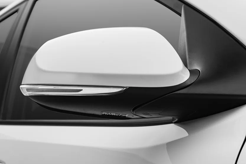 Grand i10 Hatchback - Gương chiếu hậu gập điện, có sấy