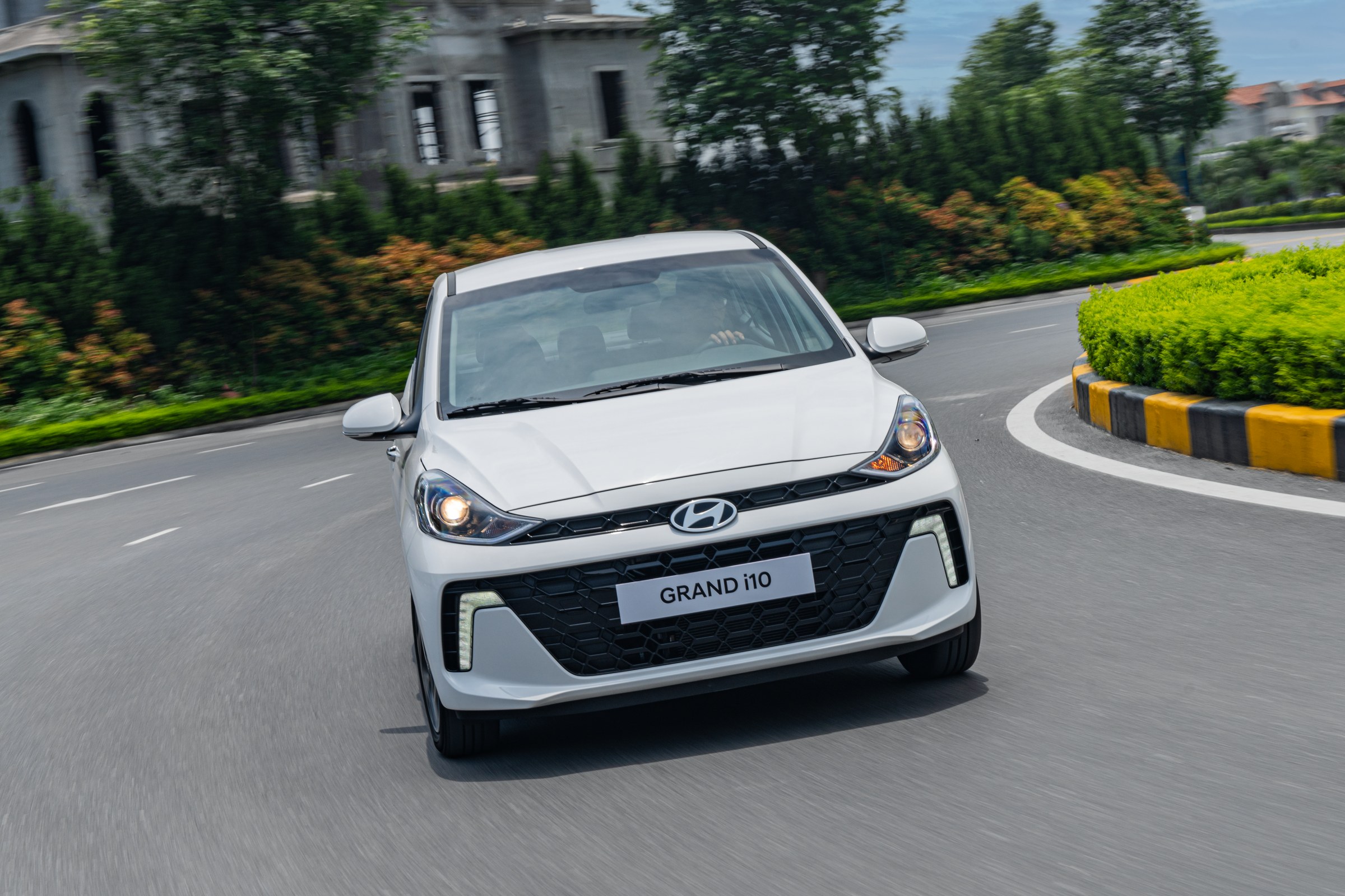 Grand i10 Sedan - An toàn vượt trội trên mọi hành trình