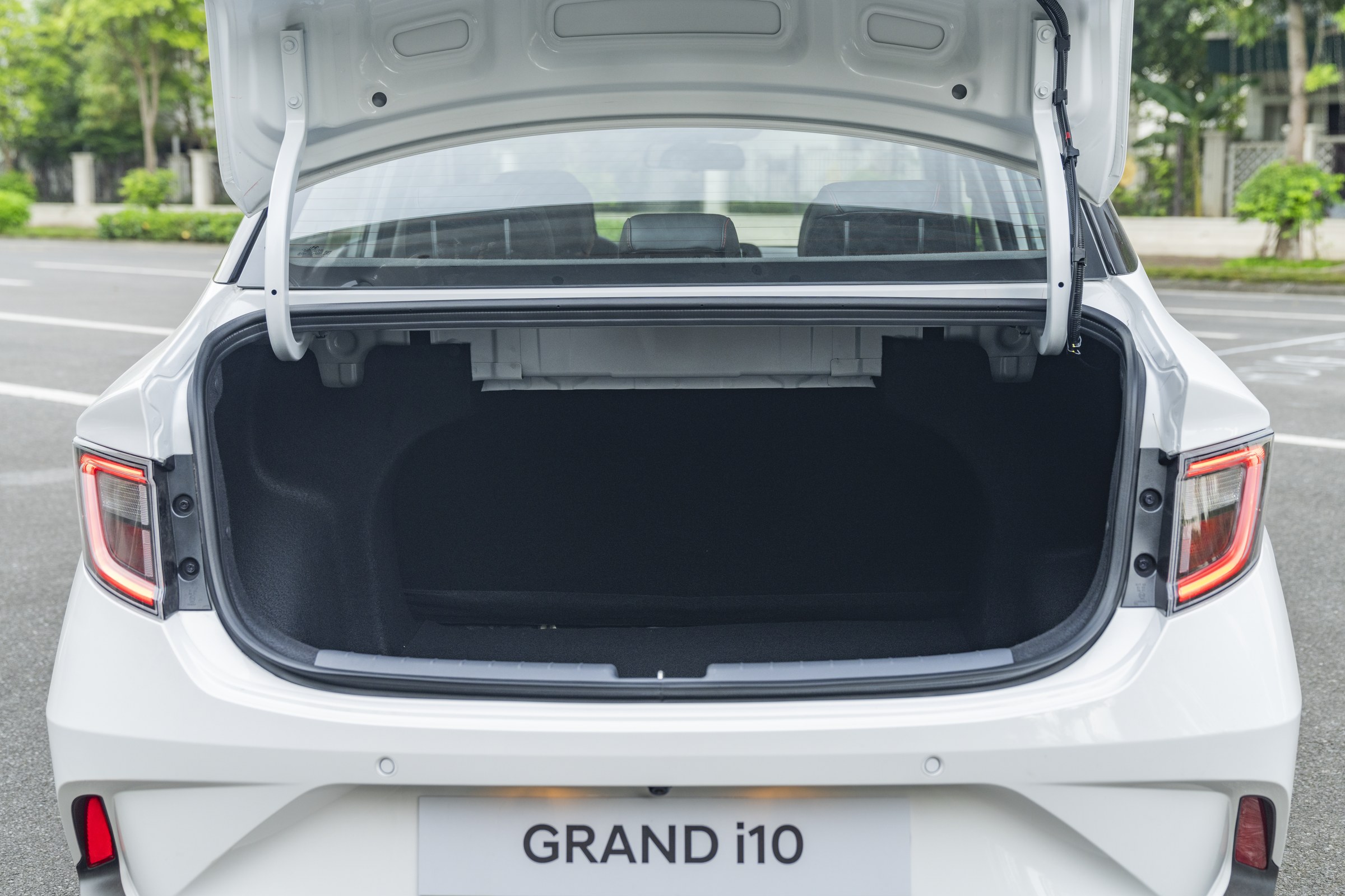 Grand i10 Sedan - Cốp sau rộng rãi cho mọi hành trình