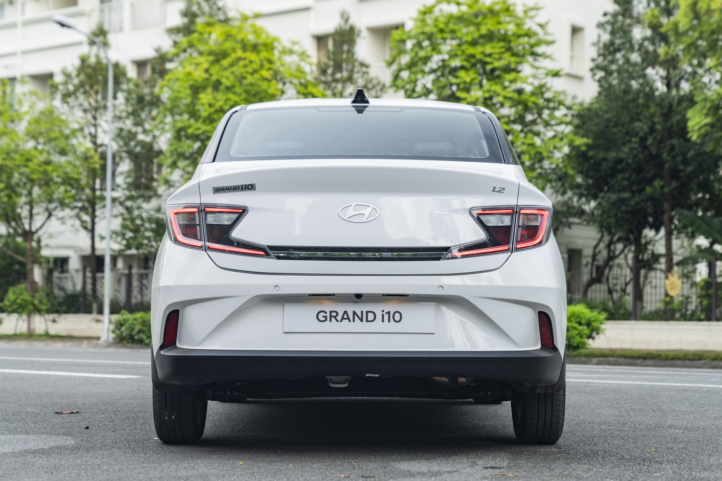Grand i10 Sedan - Đuôi xe hiện đại với đèn hậu LED