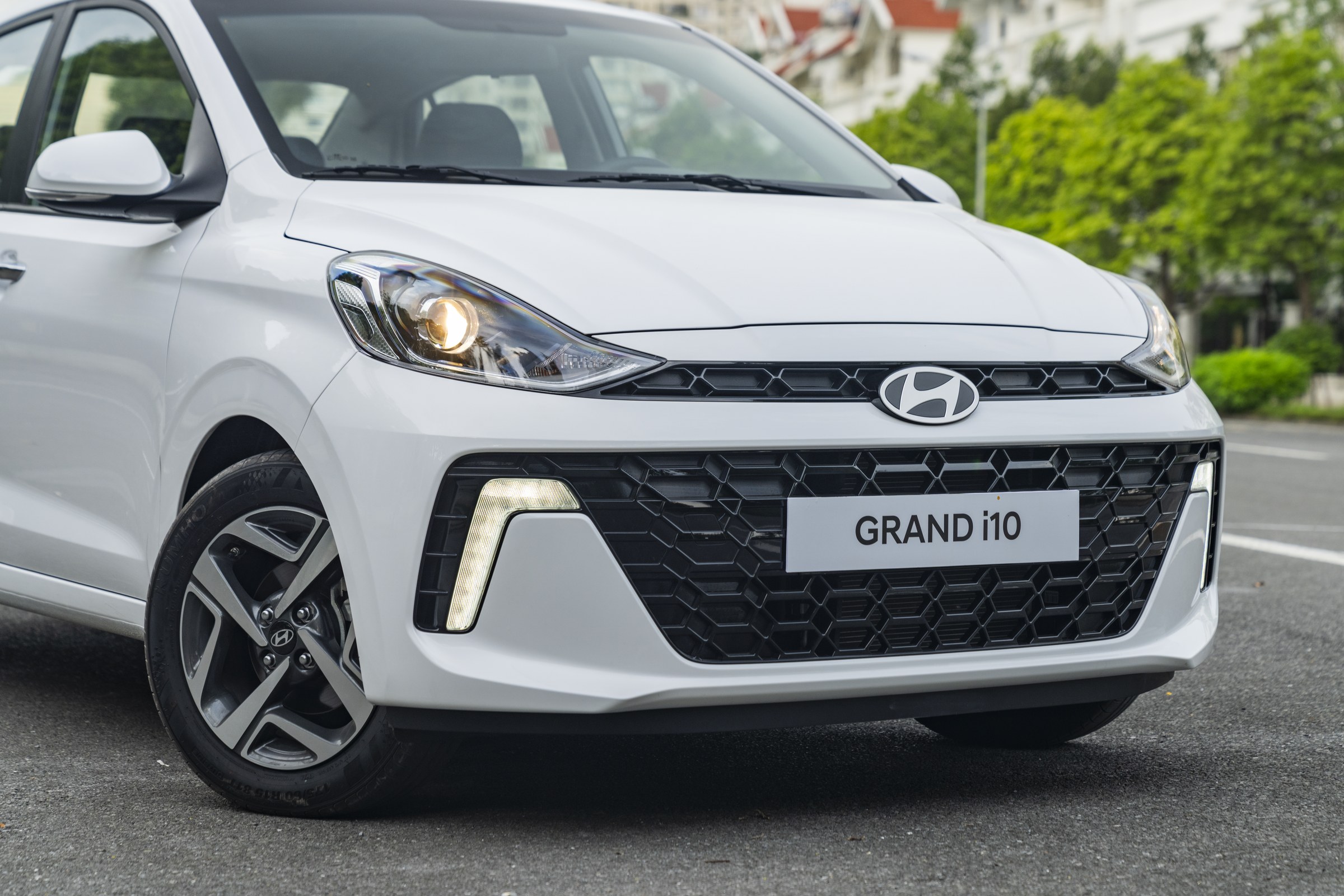 Grand i10 Sedan - Gương mặt trẻ trung, cá tính