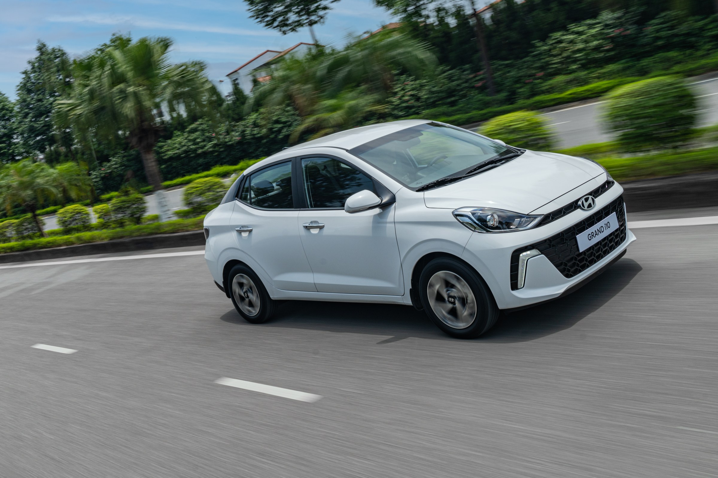 Grand i10 Sedan - Hệ thống treo êm ái, lái nhẹ nhàng