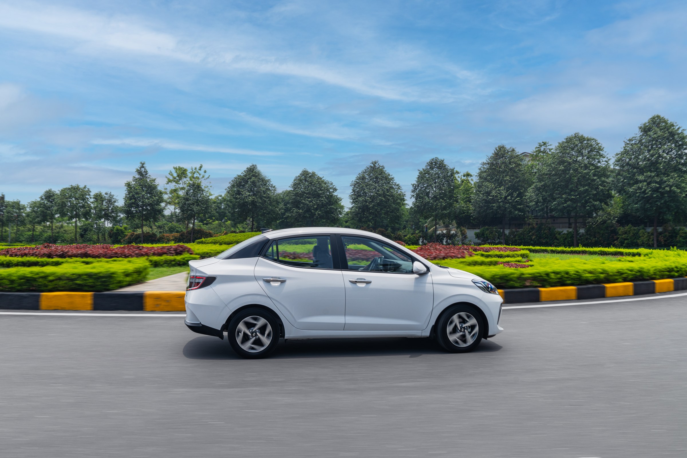 Grand i10 Sedan - Nhỏ gọn, linh hoạt và gầm cao